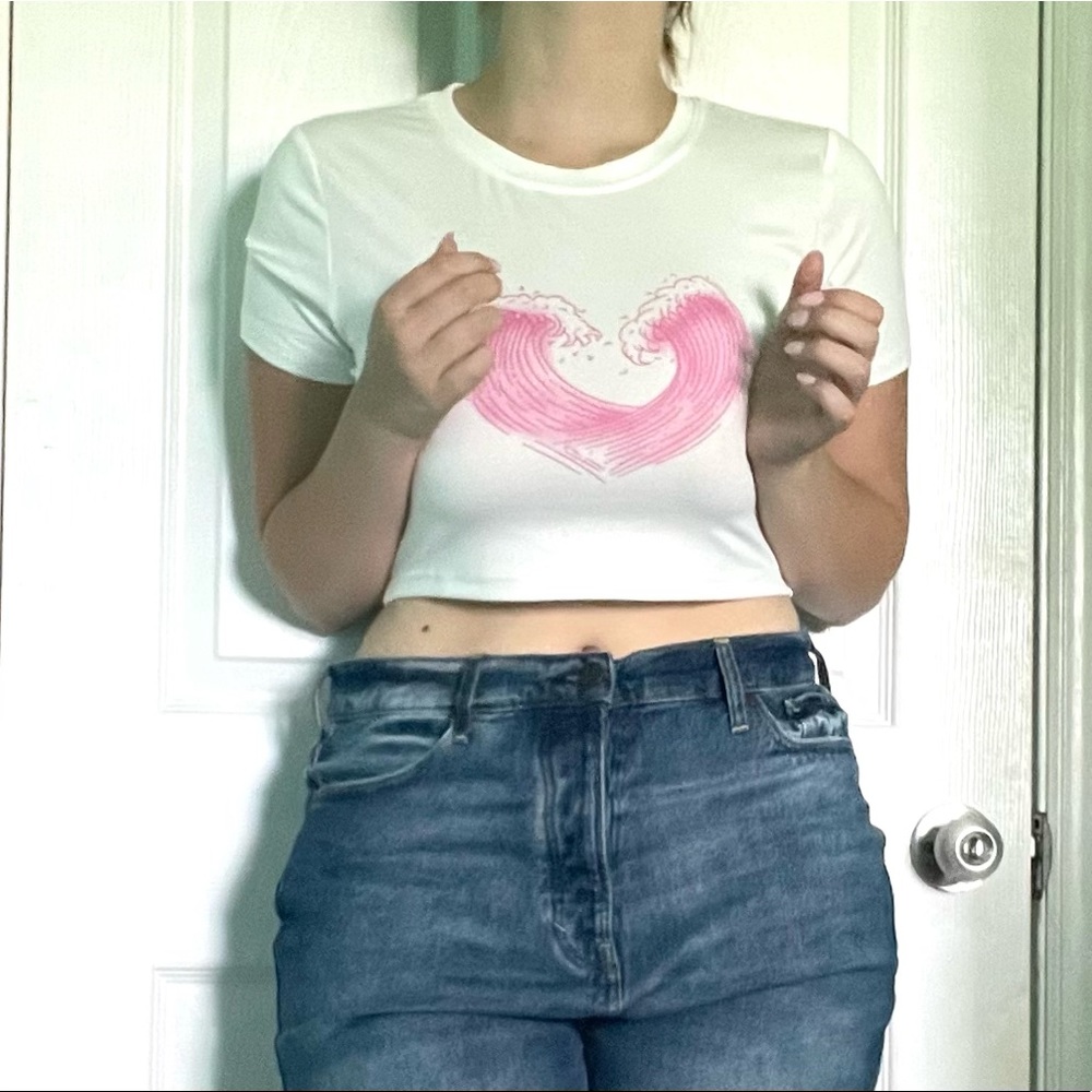 pink ocean wave designed crop top